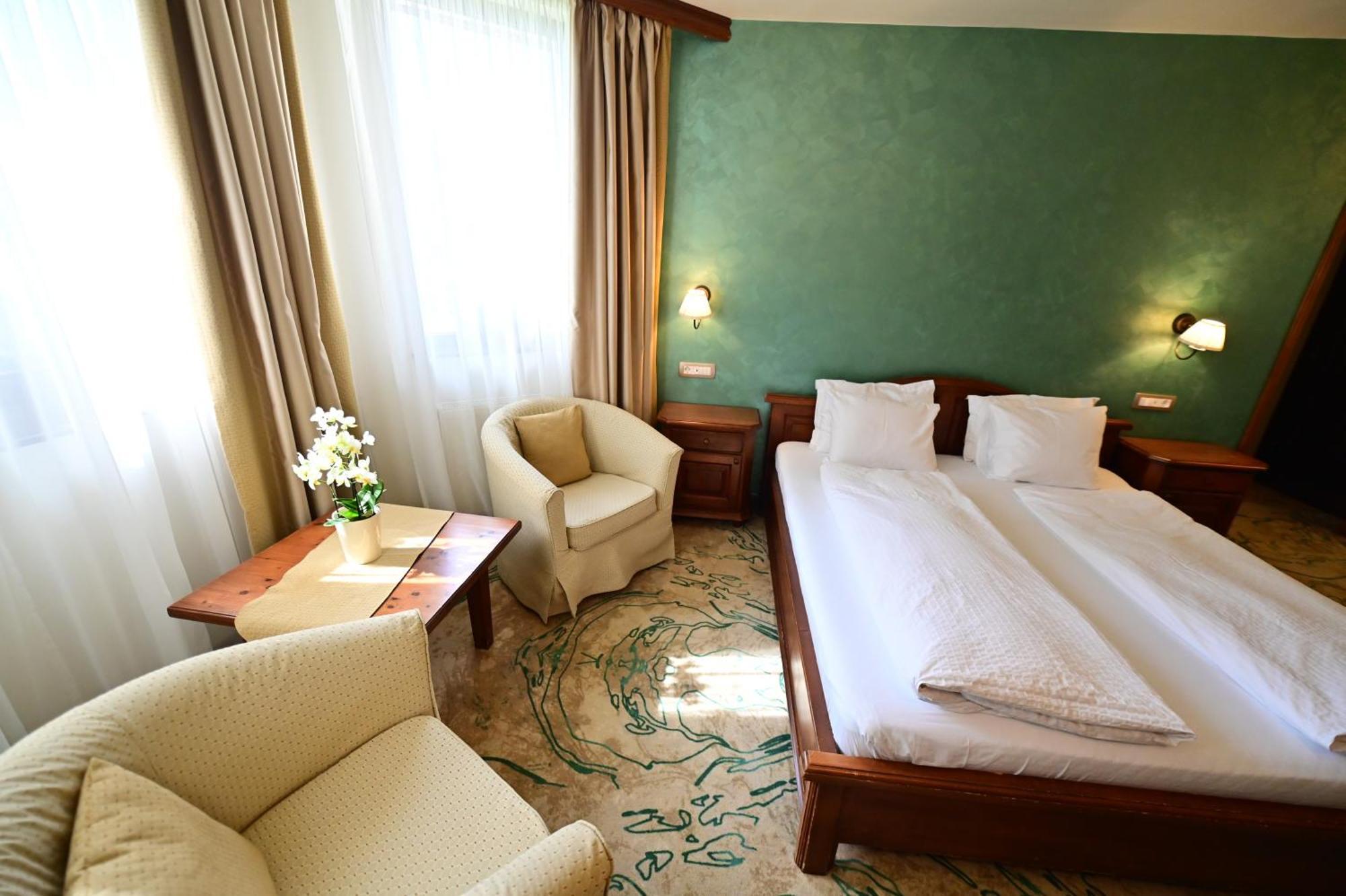Natura Family Resort Avrig Esterno foto