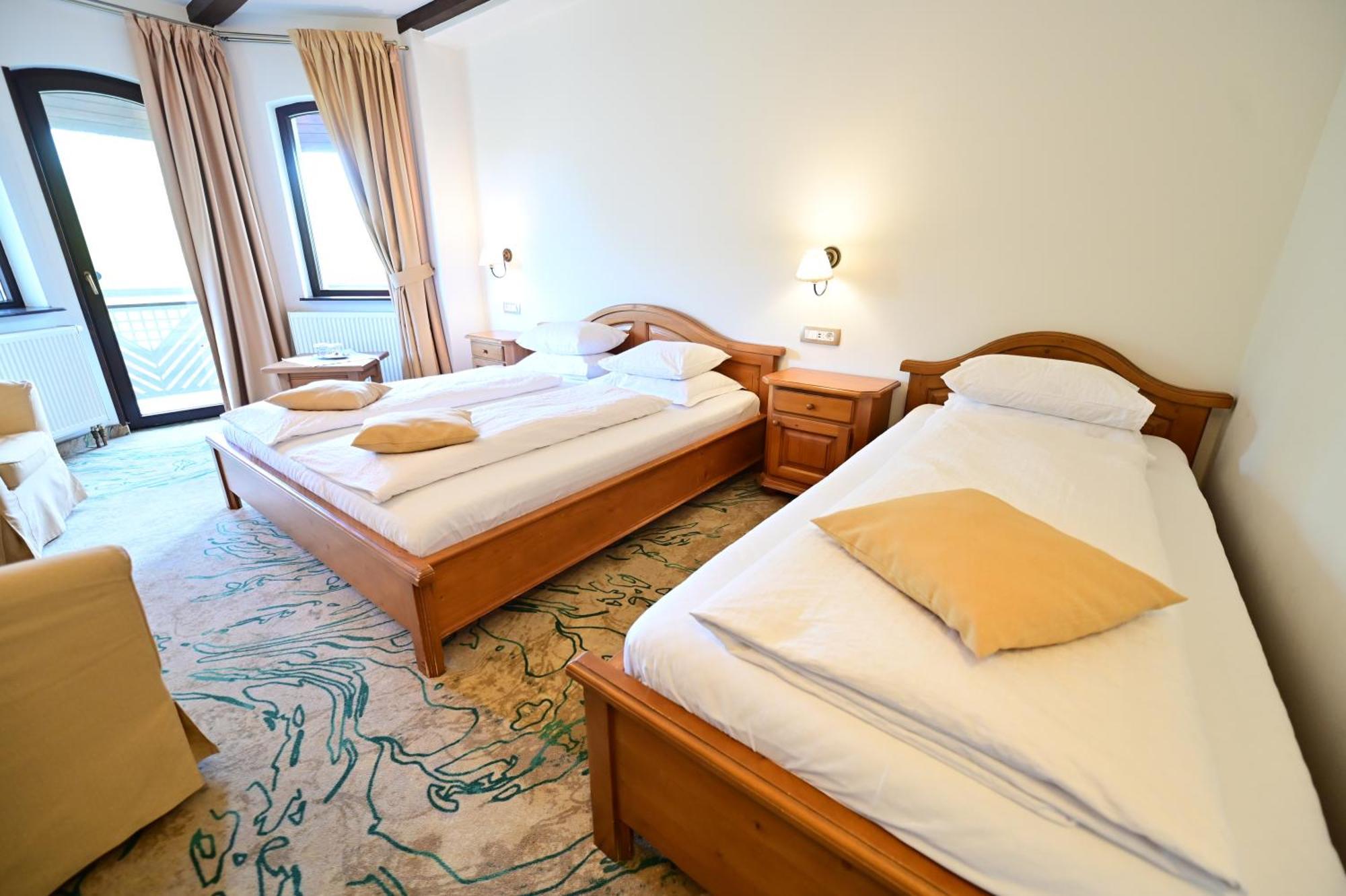 Natura Family Resort Avrig Esterno foto